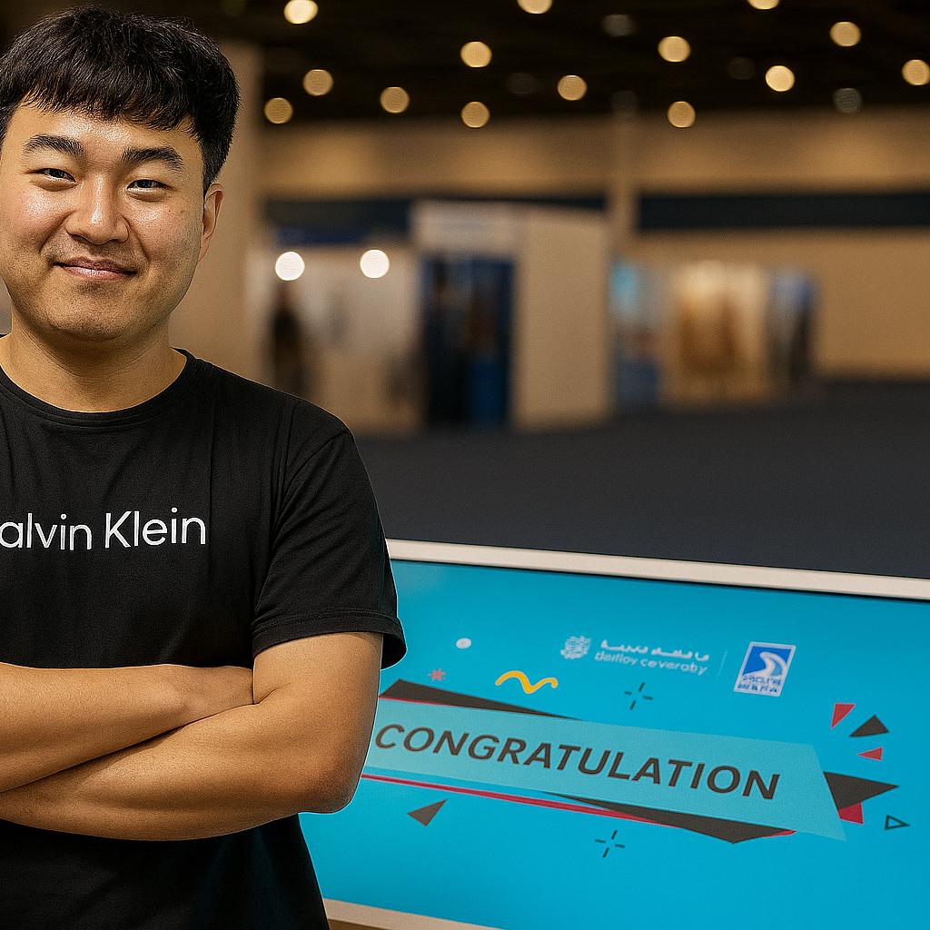 Guest solving a scrambled photo puzzle on a touchscreen at an event. Interactive image puzzle game rental for exhibitions, corporate events, and activations in Dubai.